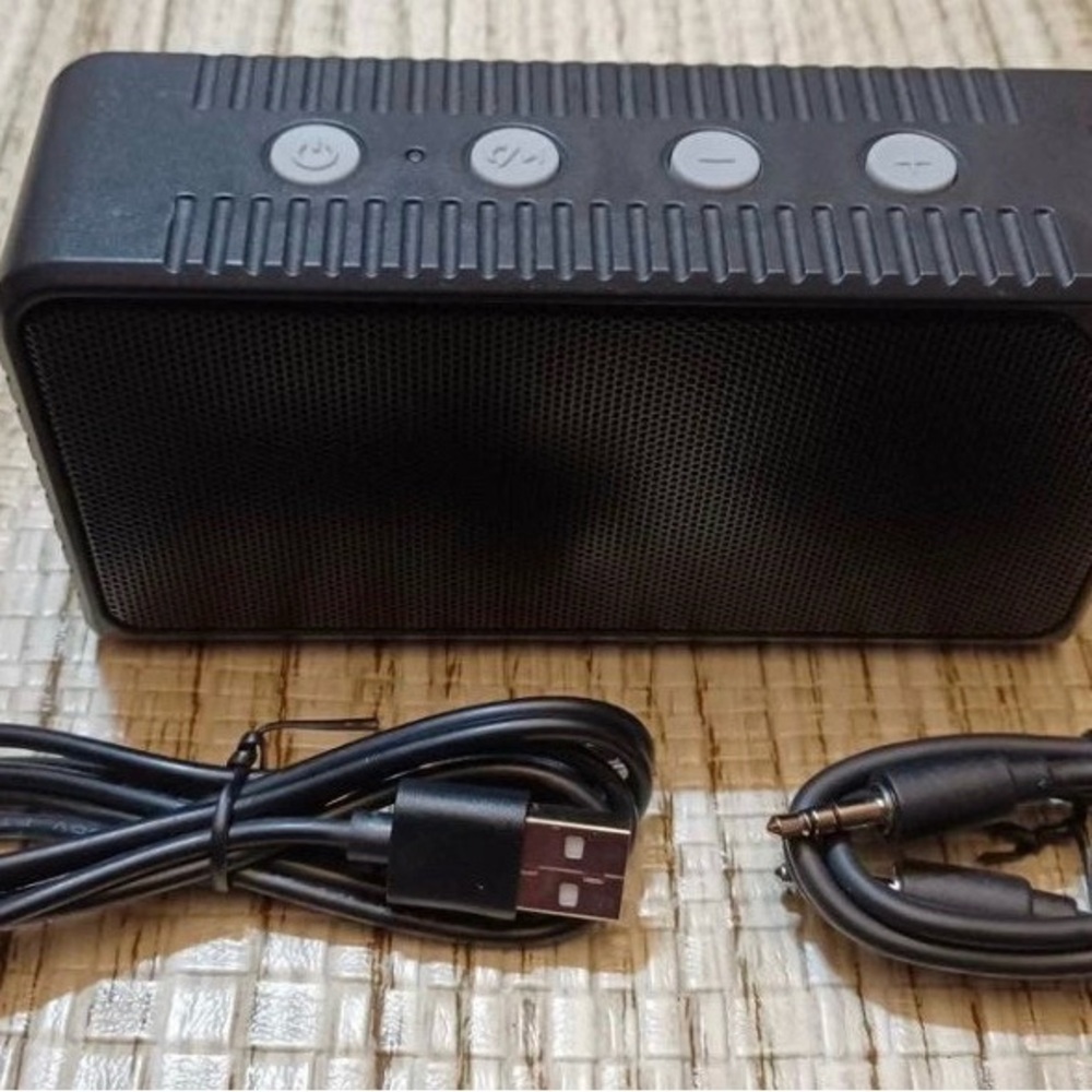 Black Portable Bluetooth Speaker